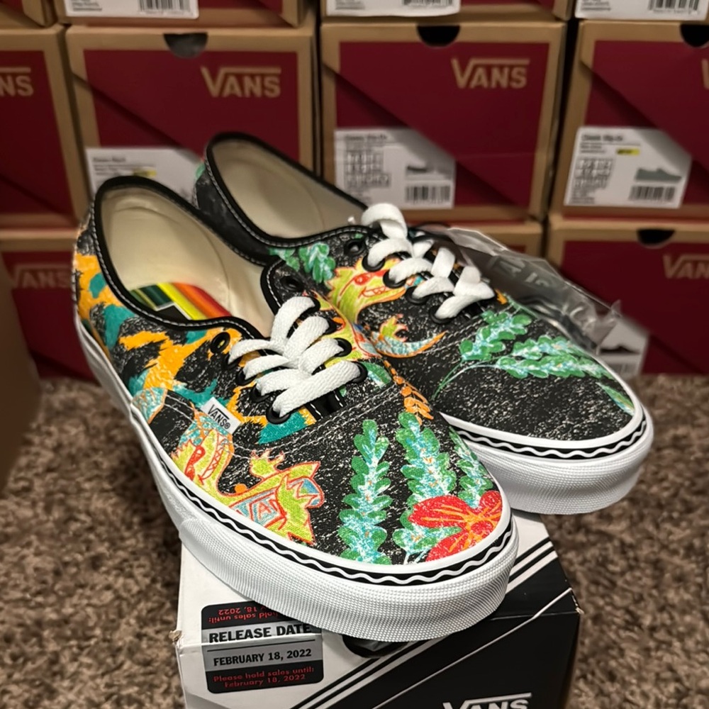 NEW Vans X Crayola Authentic (7/8.5)